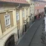 B&B Apartman Eger Apartamento